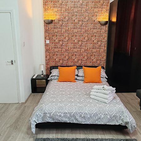 Kilburn High Road Studio Apartments 런던 외부 사진